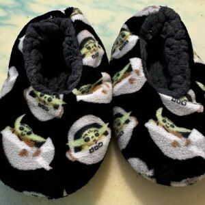 Baby yoda slippers. Toddler size 5/6